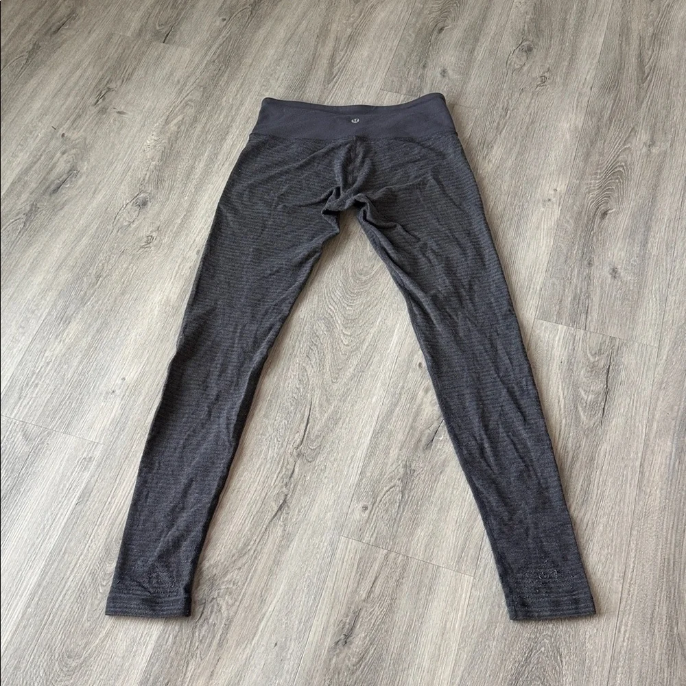 Lululemon gray Leggings size 6 - Picture 9 of 9